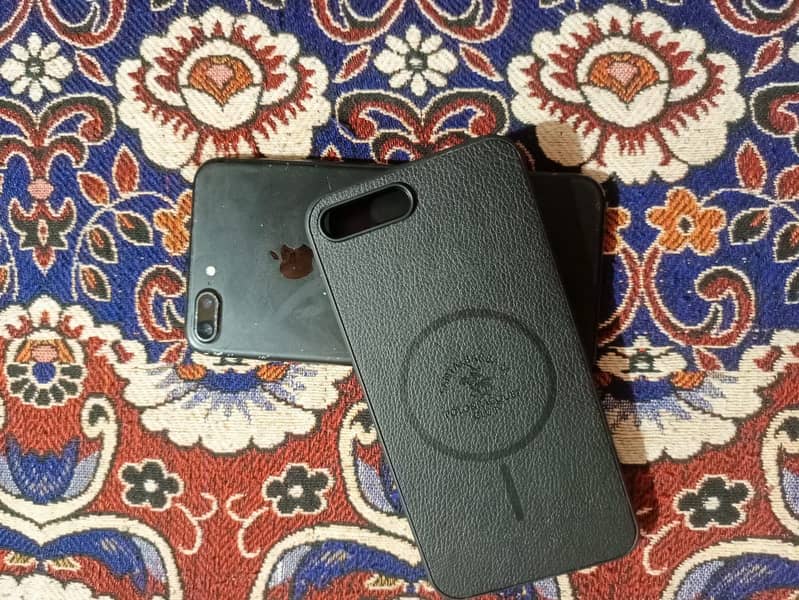 Apple iPhone 7 Plus 0