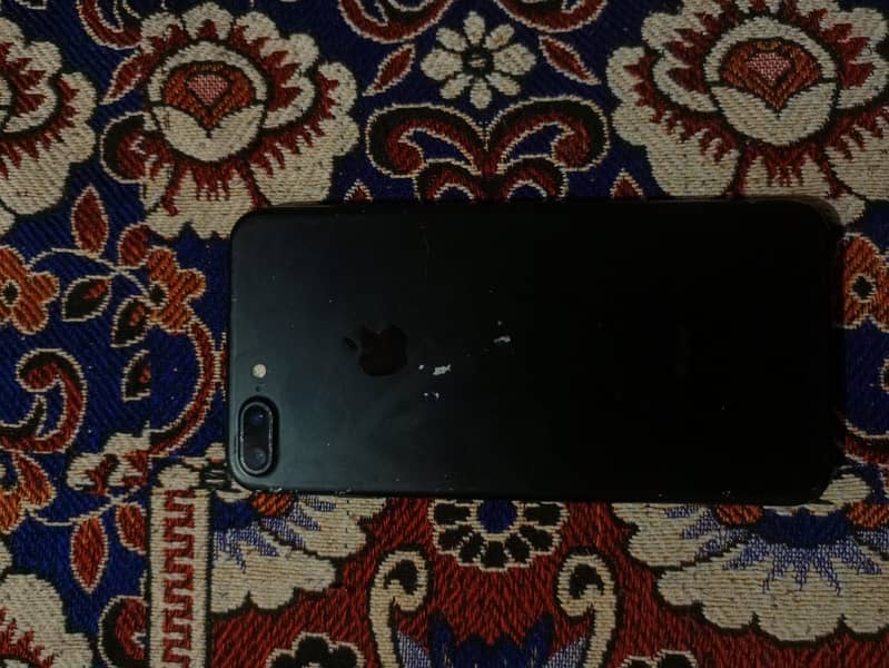 Apple iPhone 7 Plus 1