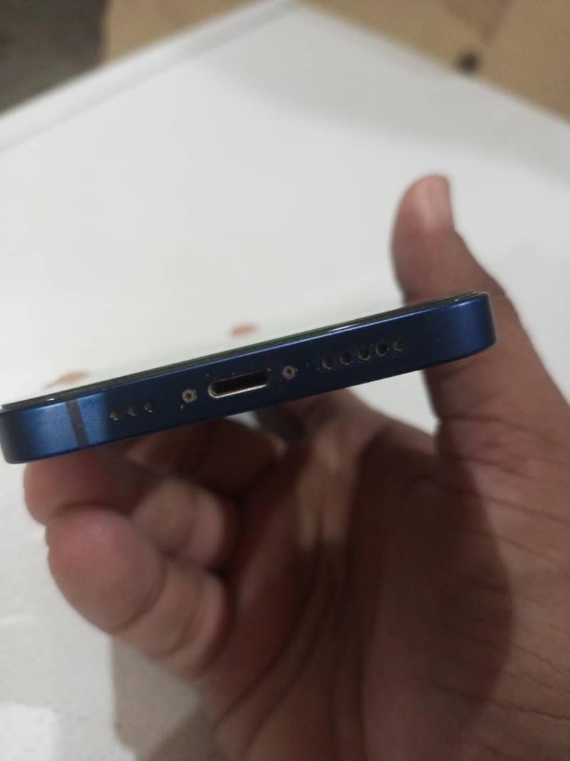 Apple iPhone 12 3