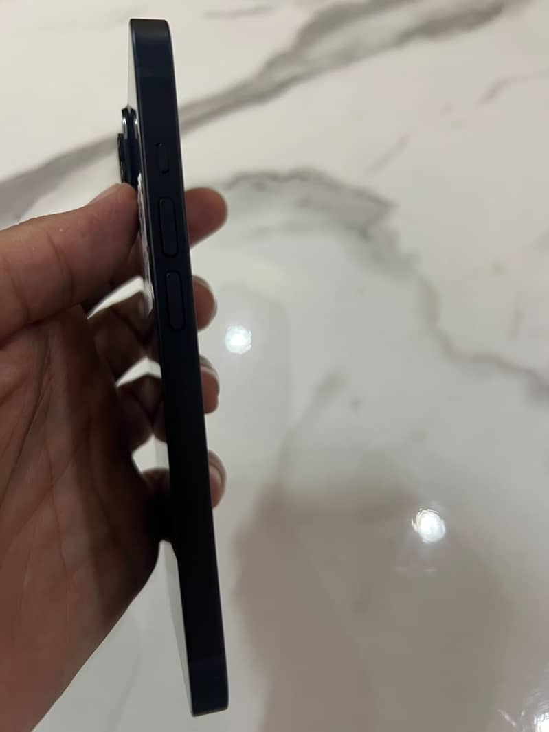 Apple iPhone 14 2