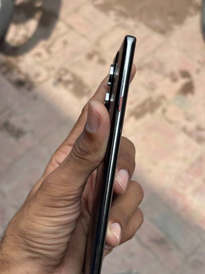 Tecno CAMON 40 Pro 6