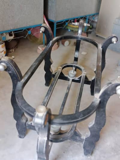 Dining Table with Glass & 6 Hairs