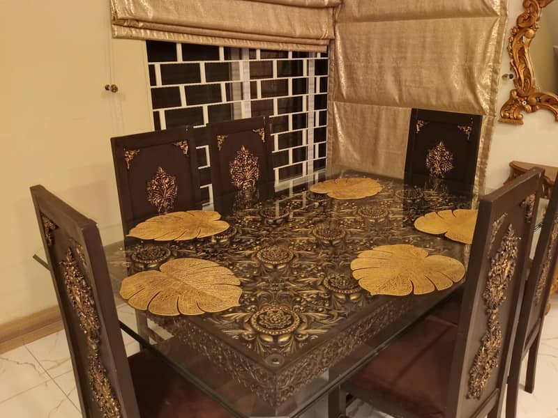 Dining table 0
