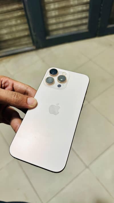 Apple iPhone 16 Pro Max