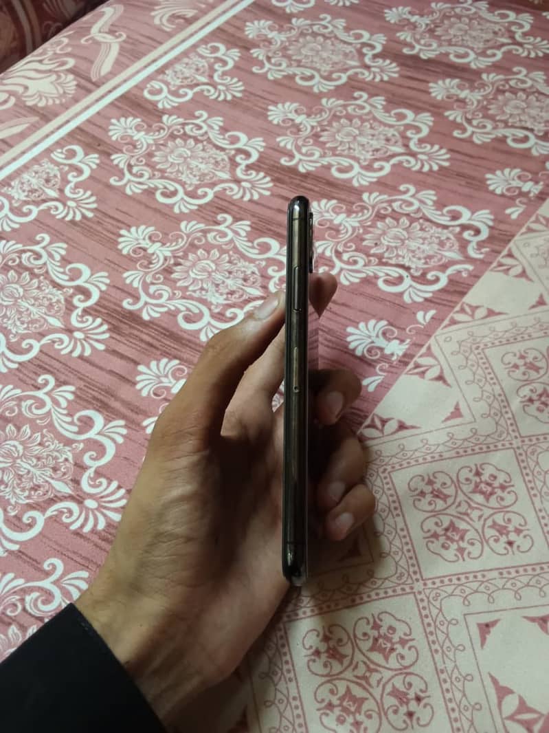 Apple iPhone X 2