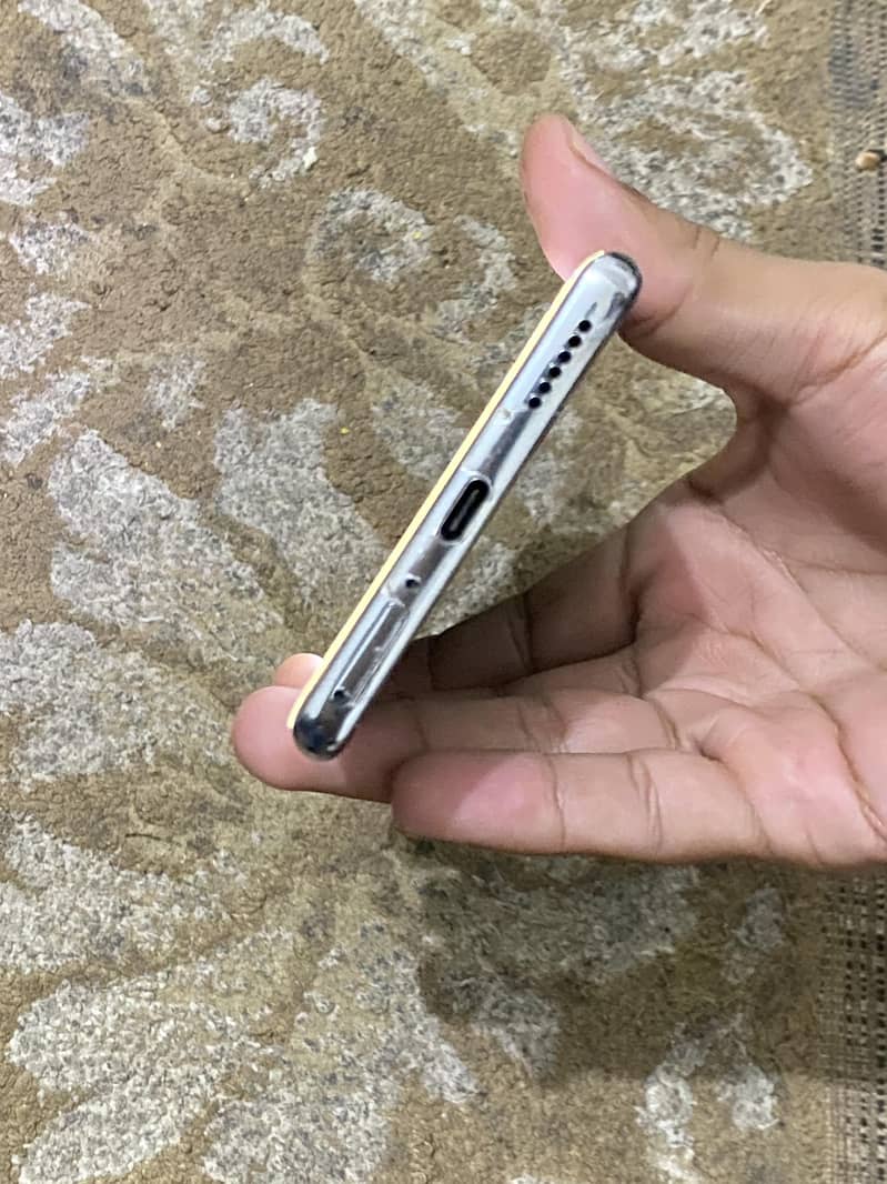 Tecno CAMON 40 Pro 4