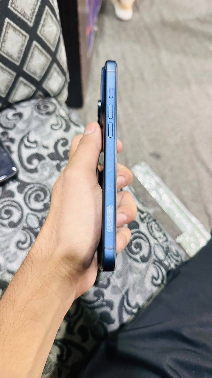 Apple iPhone 17 Pro Max 3