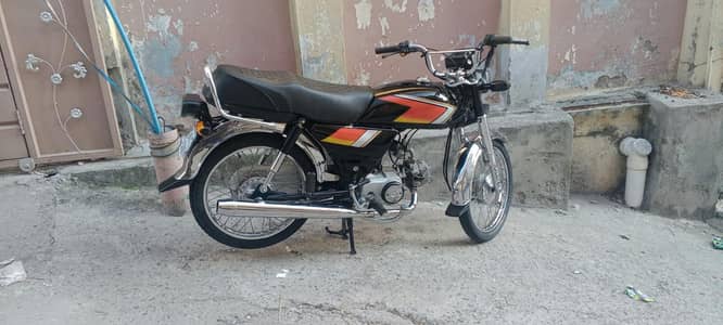 Bike is new only 22000 Chala ho2a hai