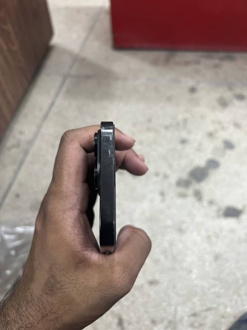 Apple iPhone 14 Pro Max 3