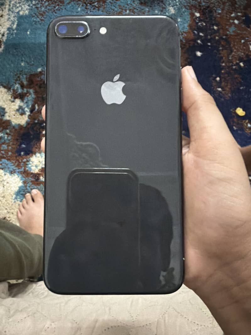 Apple iPhone 8 Plus 0