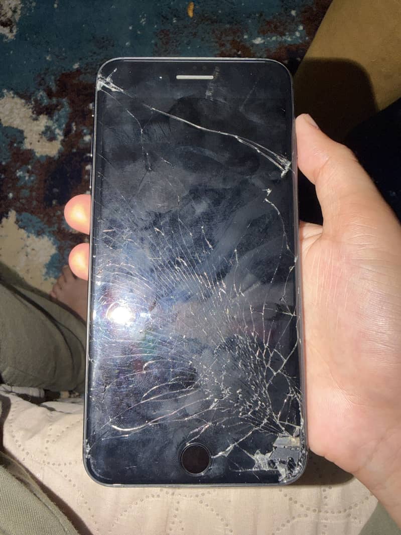 Apple iPhone 8 Plus 1