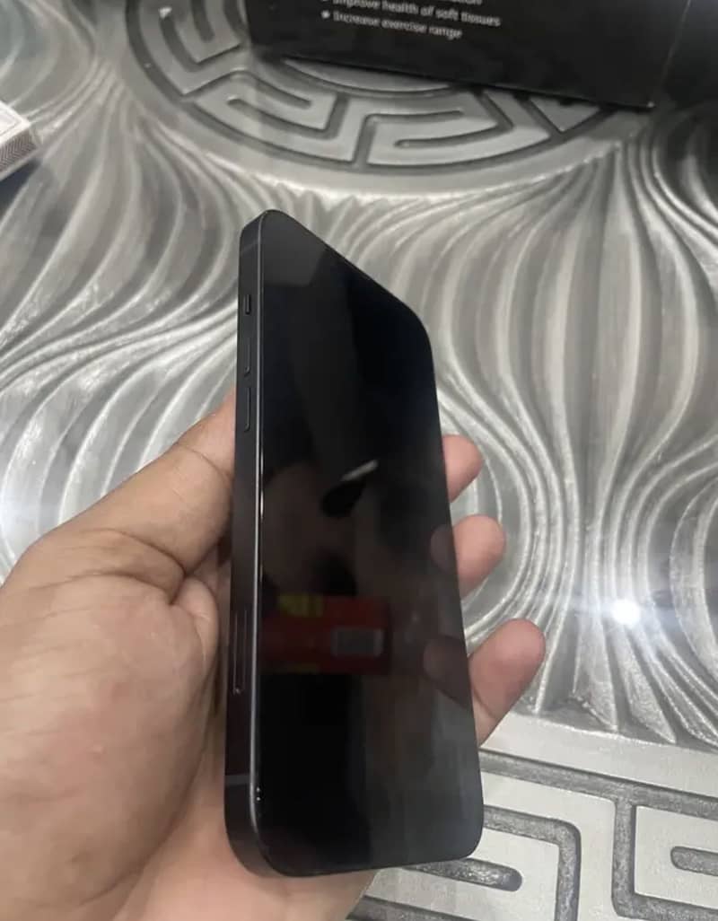 Apple iPhone 13 3