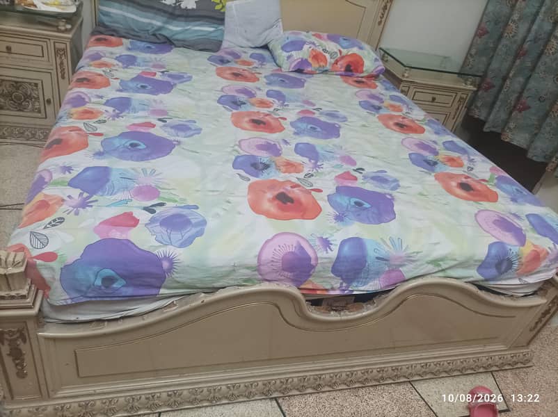 king size bed 1