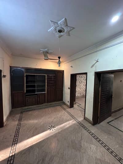 10 marla Upper Portion For Rent