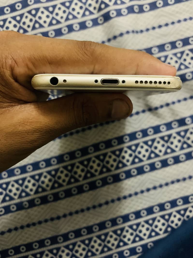 Apple iPhone 6 Plus 4