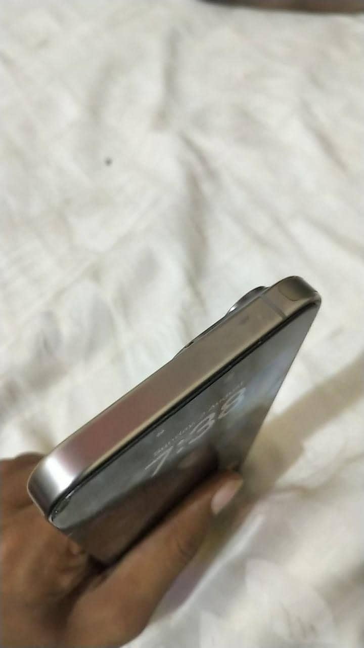 Apple iPhone 15 plus 3