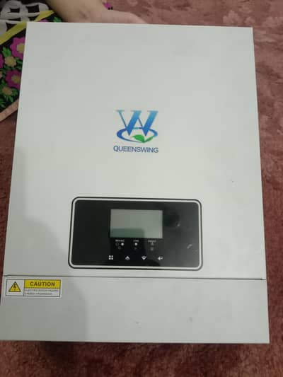 Qweenswing Solar Invertor - Hybrid Qr - 3kW Capacity - Used