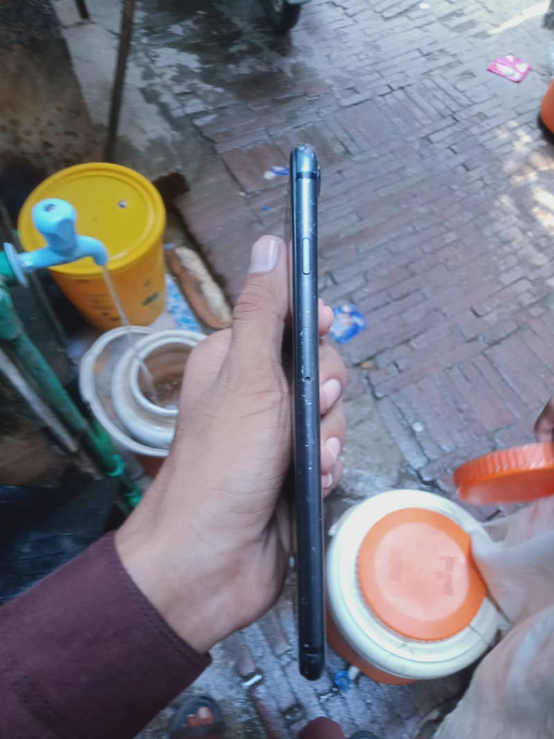 Apple iPhone 8 Plus 2