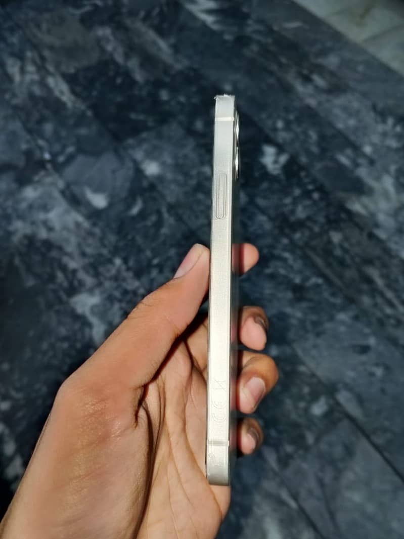 Apple iPhone 12 2