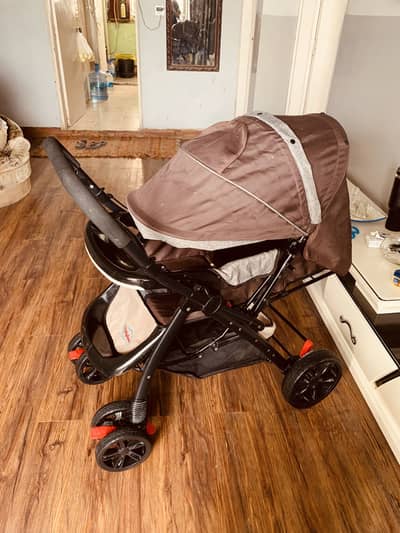 babyland big size pram/ stroller 10/10 Condition dubai se purchase ki