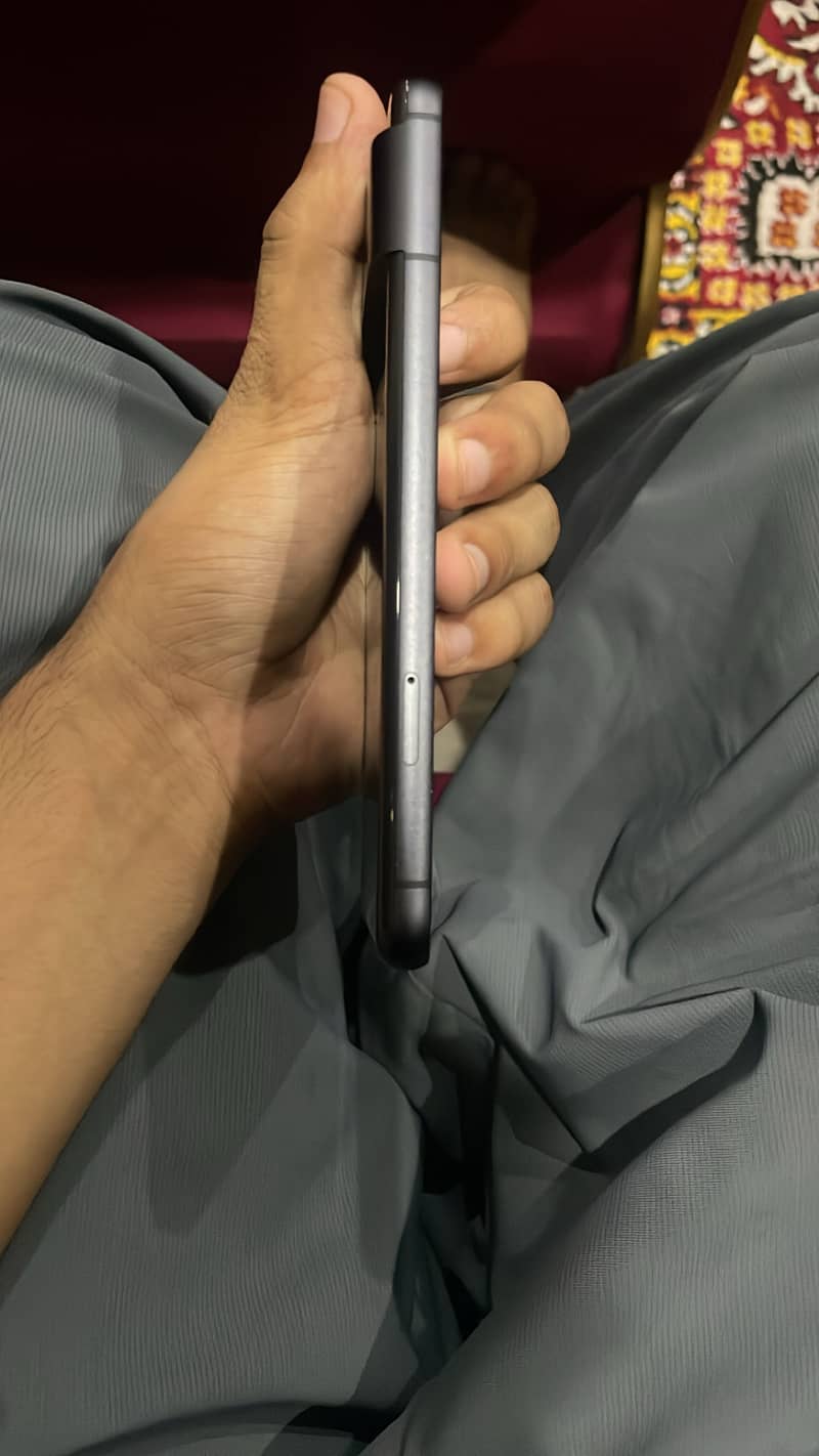 Google Pixel 8 4