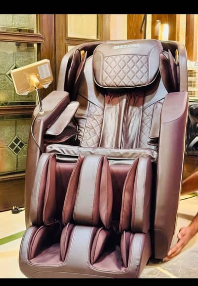 3D RejuvenateUs Massage Chair by JC Buckman