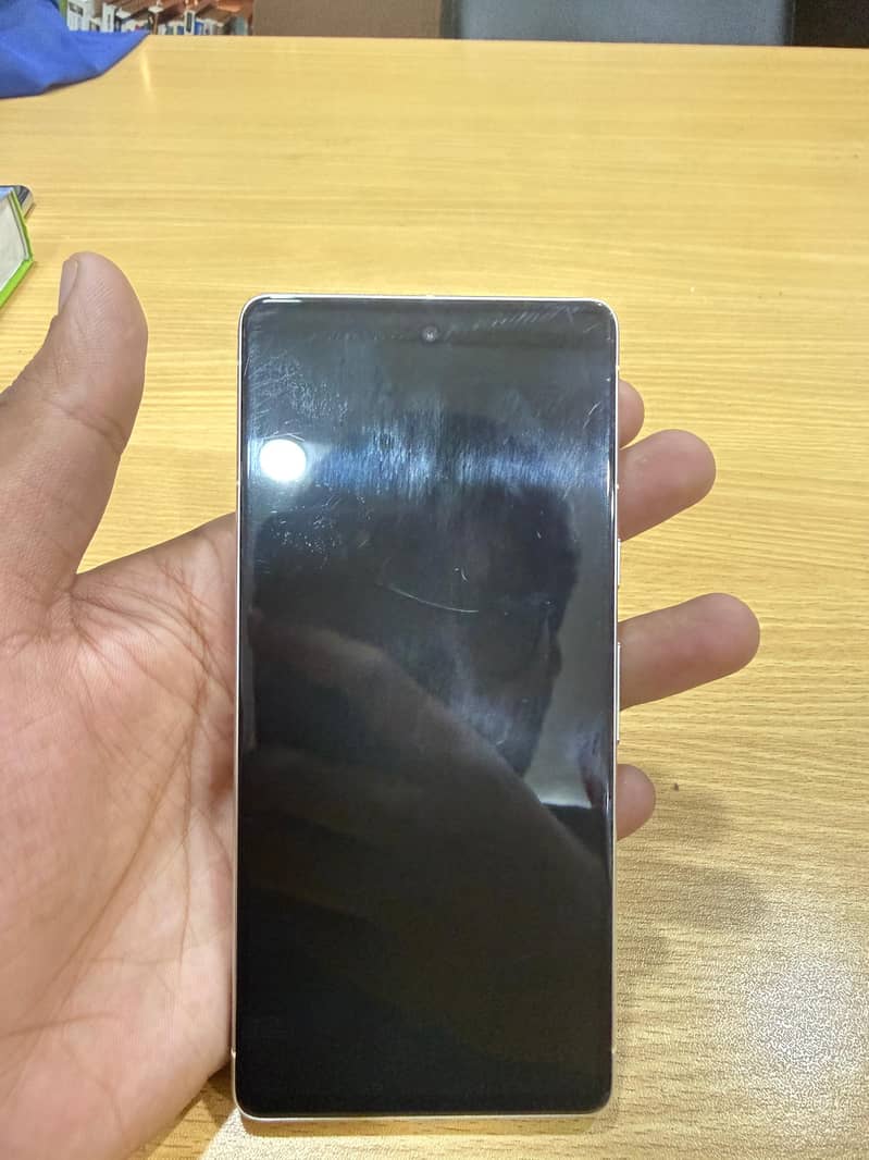 Google Pixel 7 4