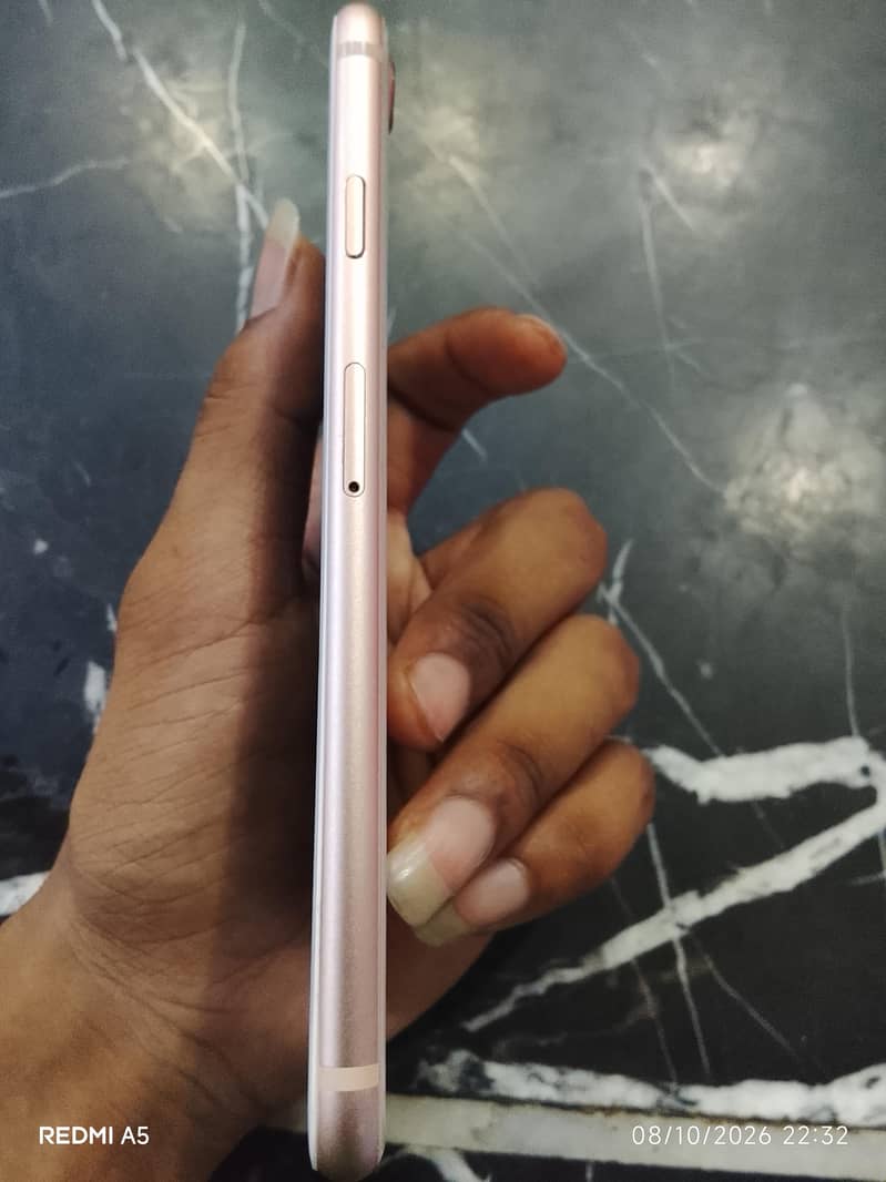 Apple iPhone 8 1