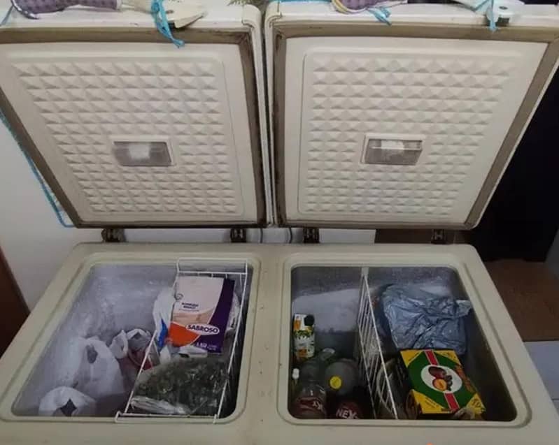 Dawlance deep freezer. 1
