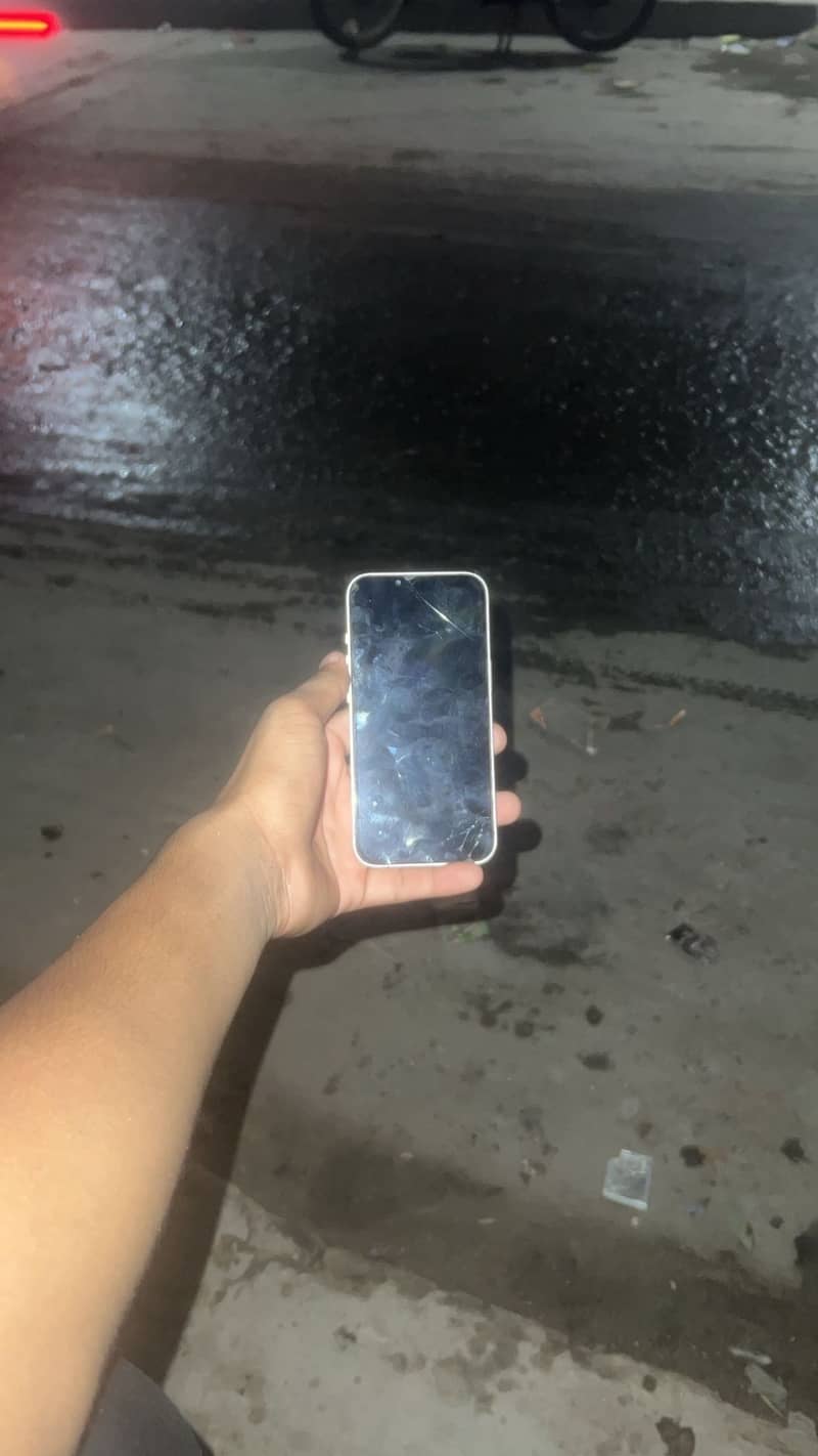Apple iPhone 13 3
