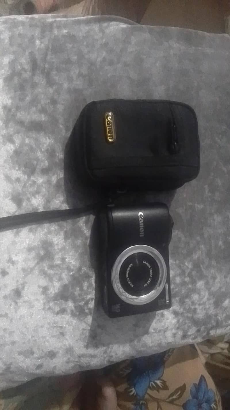 Canon camera  0