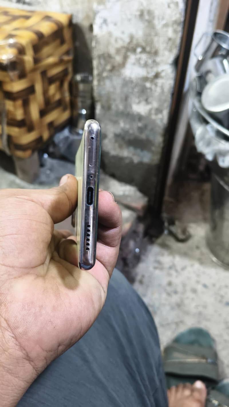 Tecno CAMON 30S 1