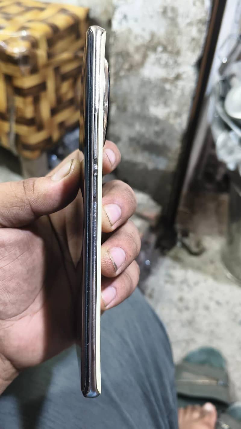 Tecno CAMON 30S 3