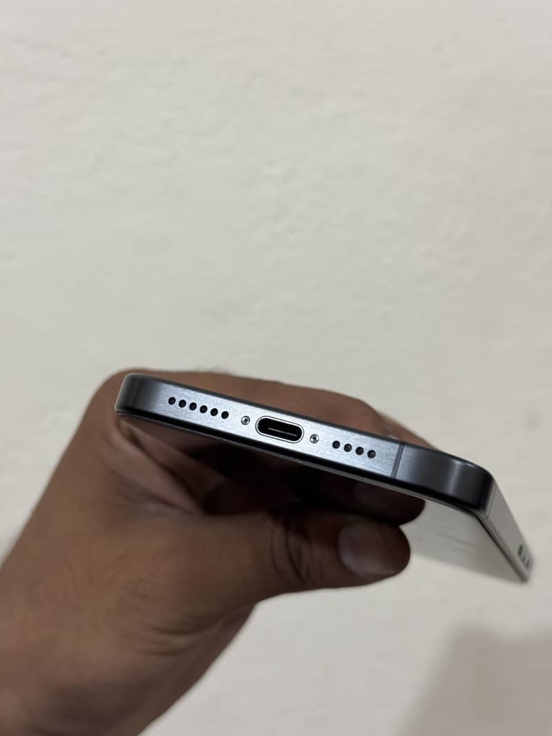 Apple iPhone 15 Pro Max 5