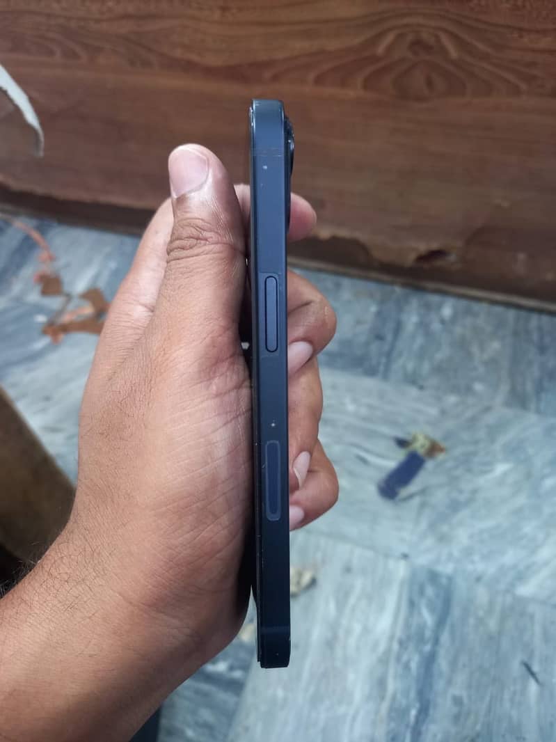 Apple iPhone 13 mini 3