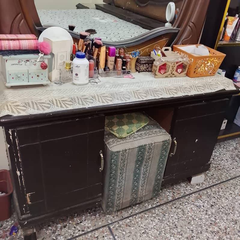 Double bed king size+bed side drow+dressing table 1