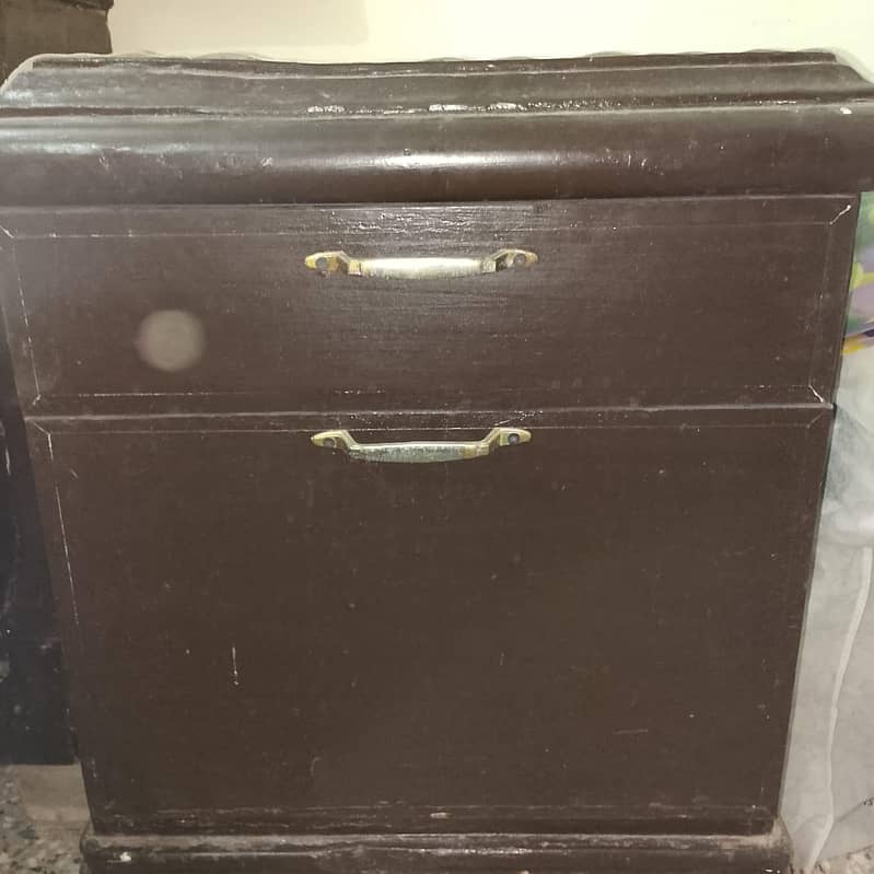 Double bed king size+bed side drow+dressing table 4