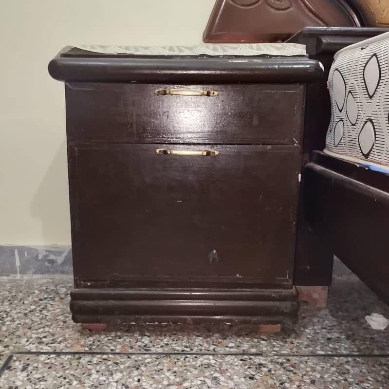 Double bed king size+bed side drow+dressing table 5