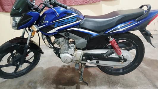 Honda CB 125F (Total genuine) only 9000km driven