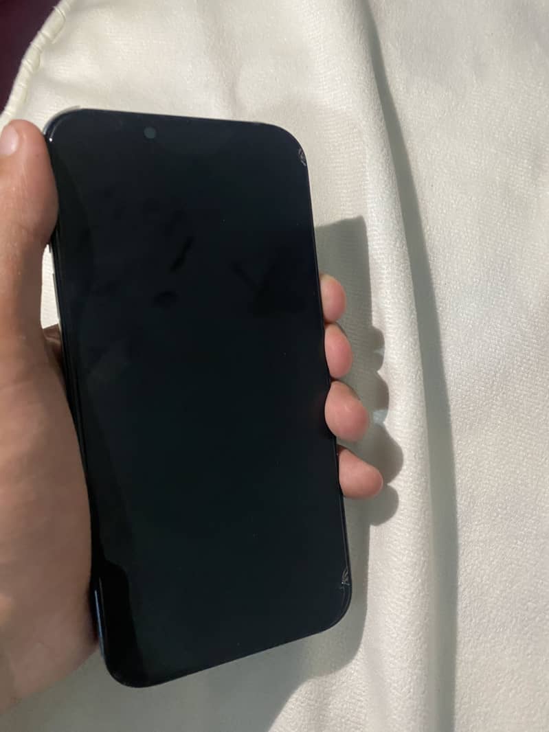 Apple iPhone 13 2