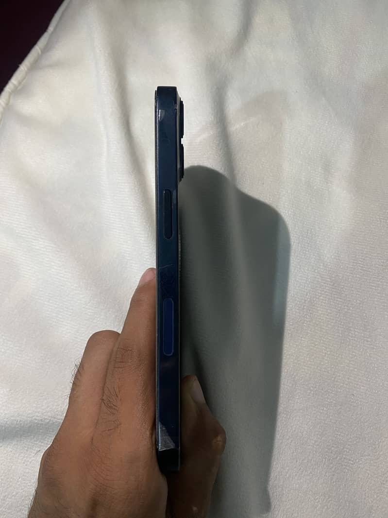 Apple iPhone 13 3