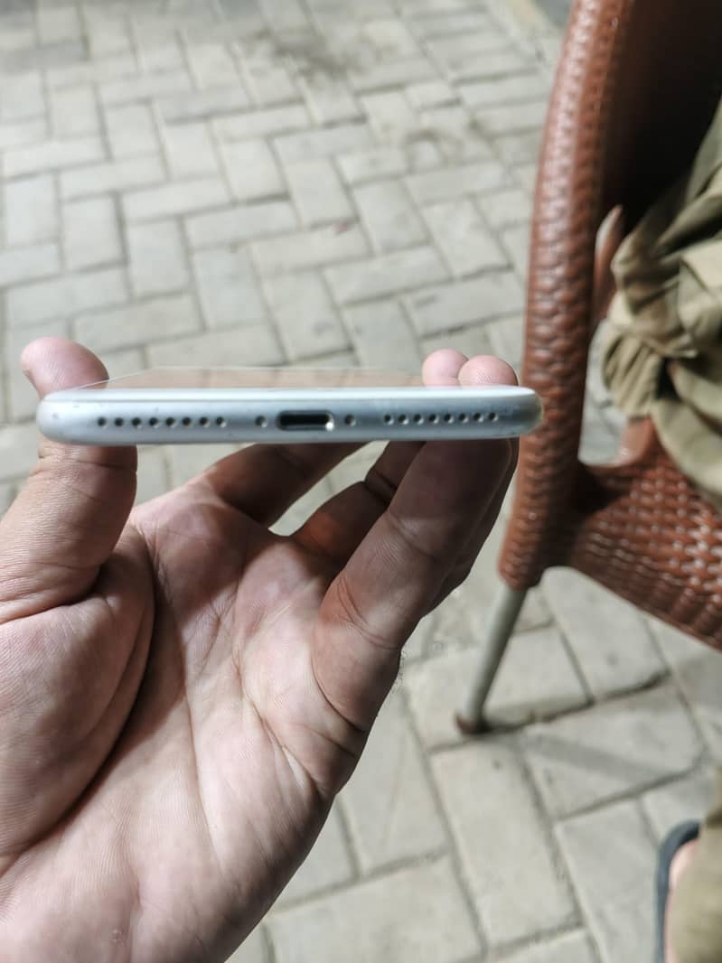 Apple iPhone 7 Plus 2