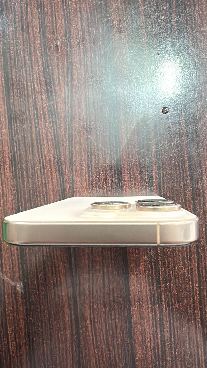 Apple iPhone 16 Pro 5