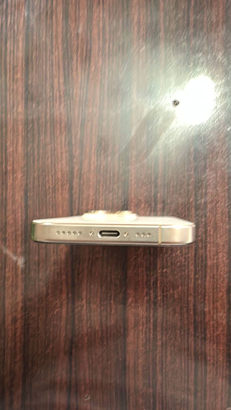 Apple iPhone 16 Pro 6