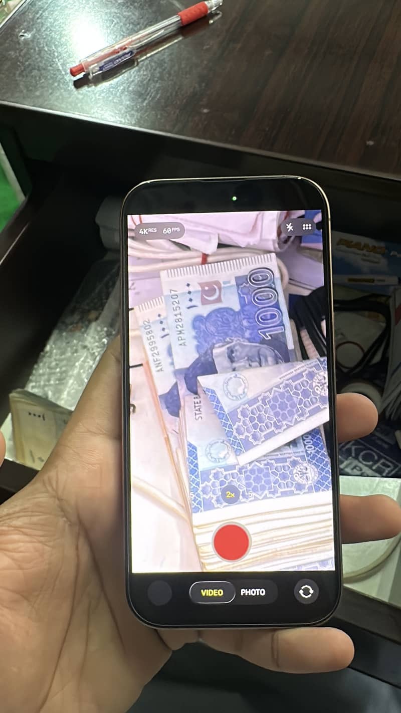 Apple iPhone 16 Pro 8