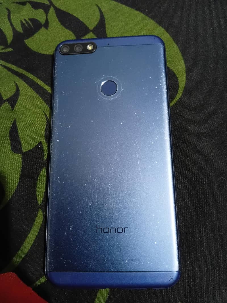 Honor 7C 1