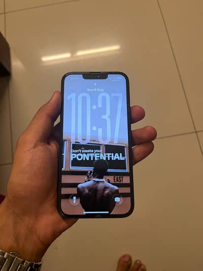 Apple iPhone 13