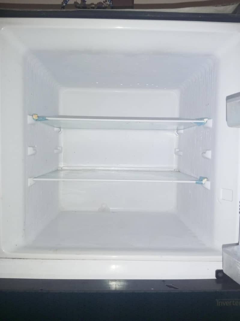 Refrigerator 0