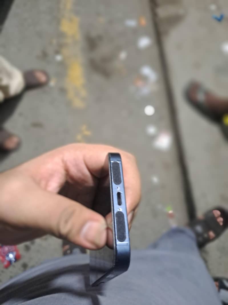 Apple iPhone 13 3