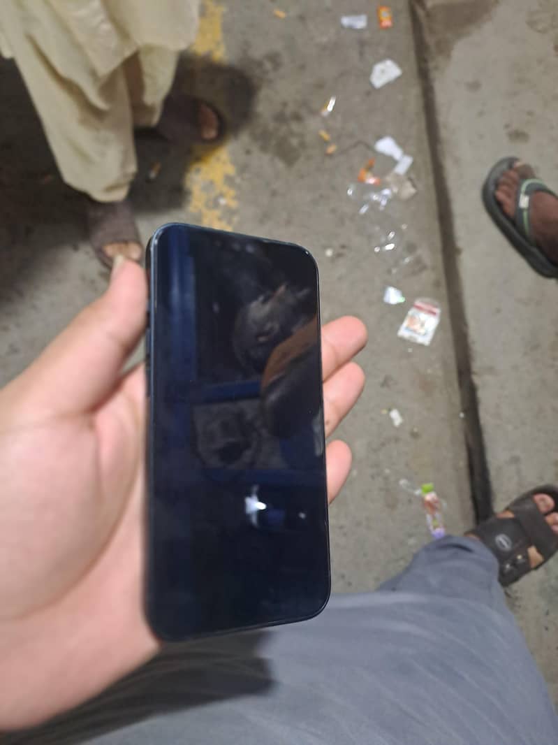 Apple iPhone 13 6